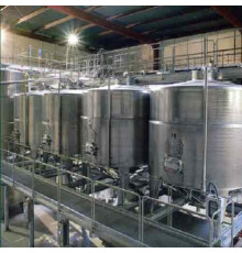 Емкость для хранения сыпучих материалов для нефтехимической промышленности